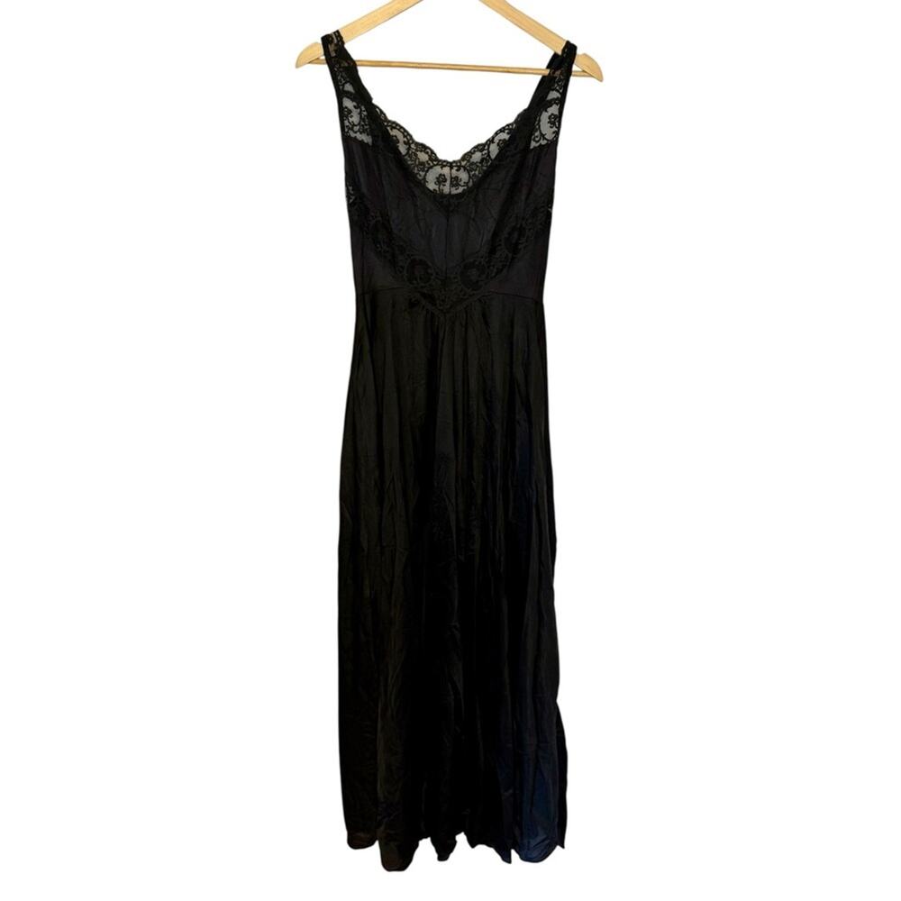 Vintage JCPenney Black Lace Trim Chemise size Medium